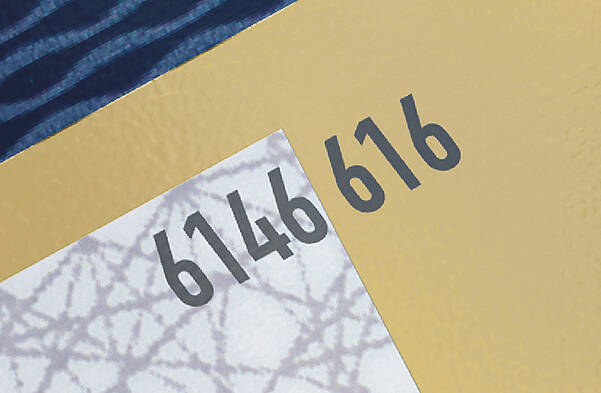Décor Cold-Indent pour le numéro de vérification de la carte sur une carte de débit dorée