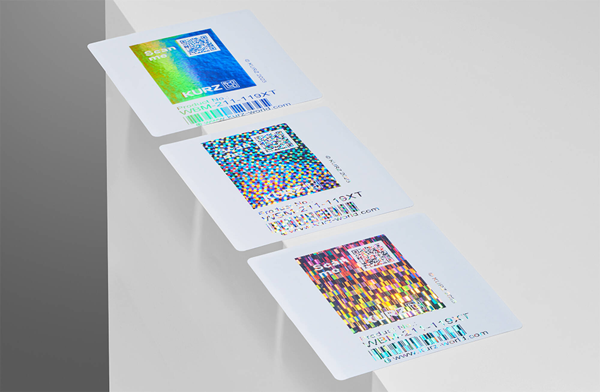 Étiquettes en plastique diffractives avec effet holographique