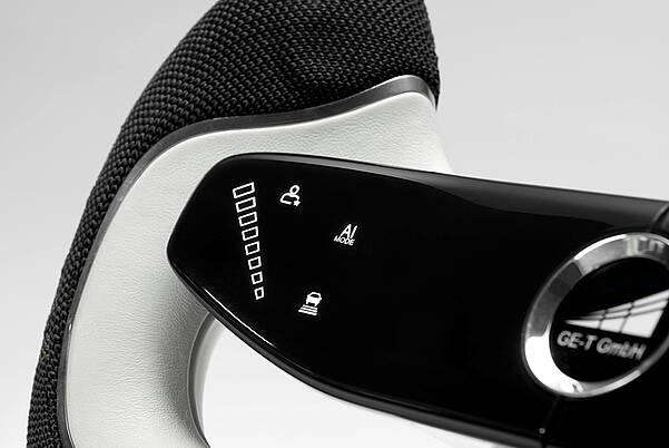 Volant pour GE-T avec commandes futuristes de KURZ FRANCE