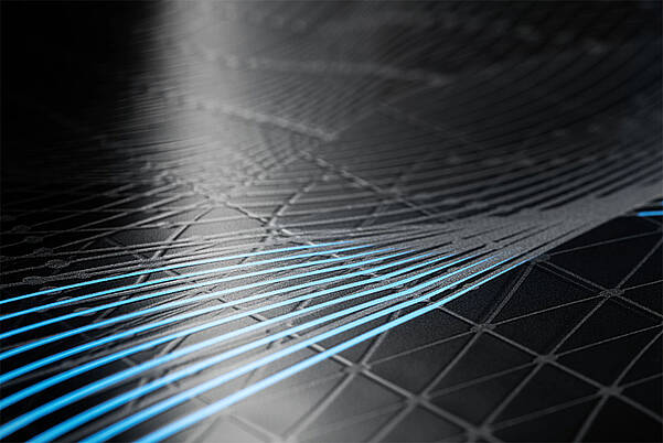 Surface structurée avec éléments lumineux et finition de surface pour l'automobile